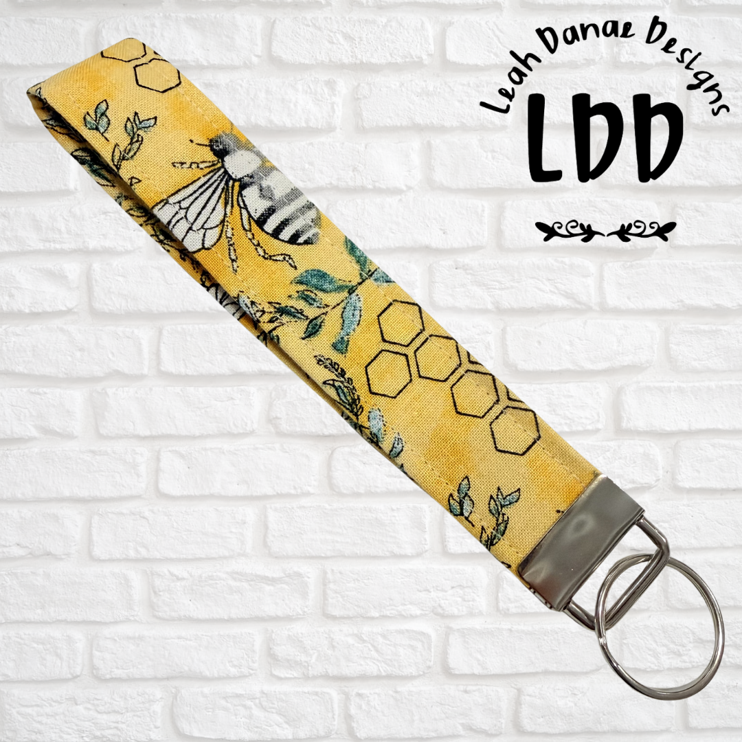 BELLA - Wristlet Keychain