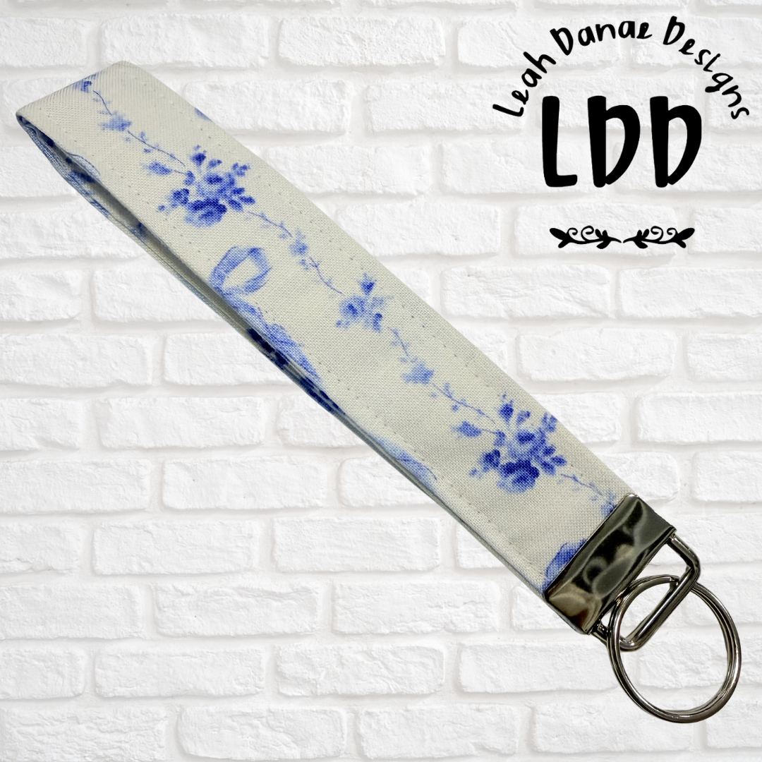 LOTTIE - Wristlet Keychain