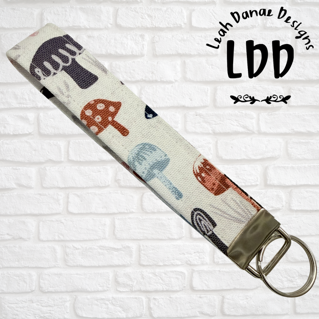SHROOMIE - Wristlet Keychain