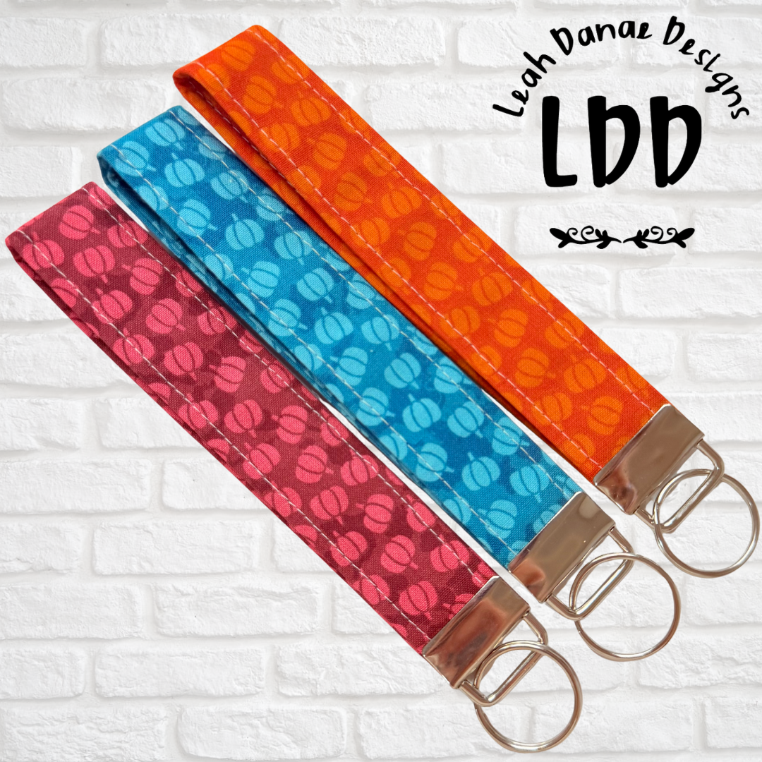 MINI PUMPKINS - Wristlet Keychain